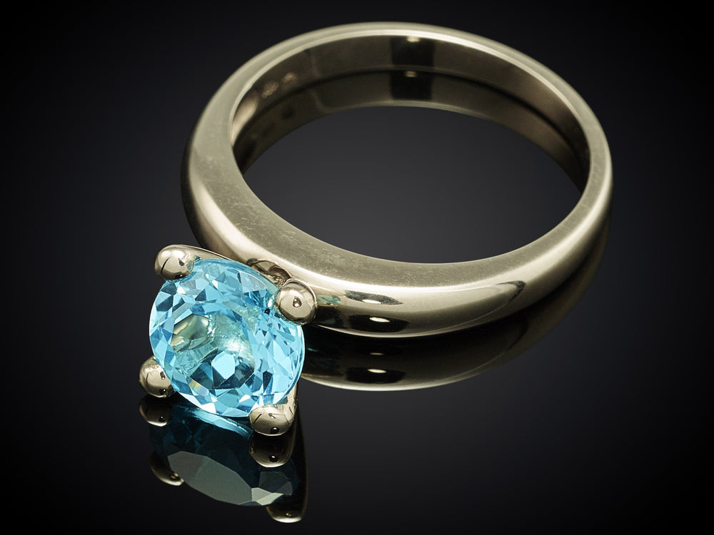 ring-danser-witgoud-blauw-topaas-sieraden-marijke-mul-sieraadontwerp-jewelry-dutch-gold-handmade-handgemaakt-high-end-quality-kwaliteit-bijzonder-ontwerp