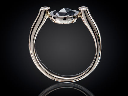 Oogappel | 14 karaat gouden ring met zwart roos diamant