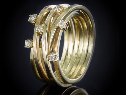 Verwikkeling | 6-baans geelgouden ring met natuurlijk licht gele diamant